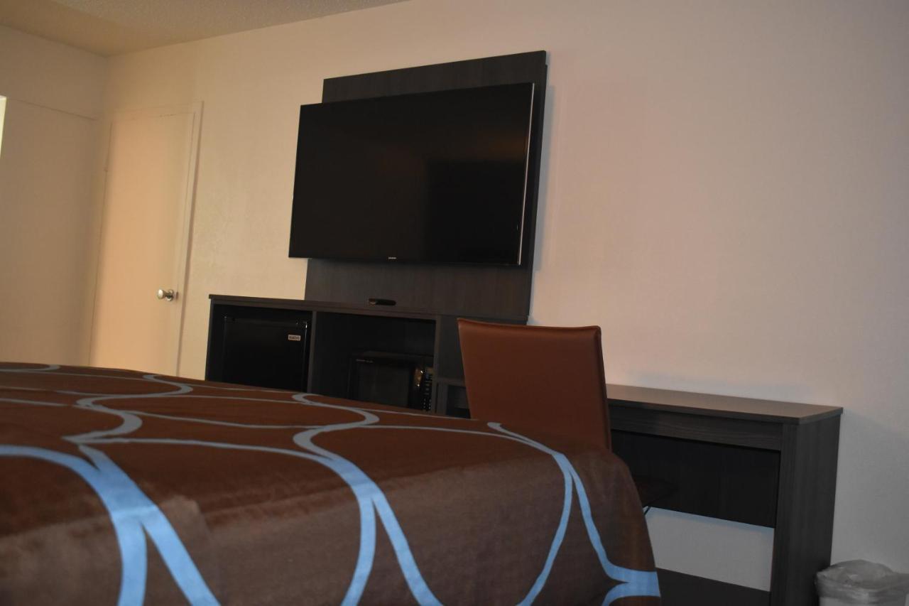 Super 8 By Wyndham Riverside Al Exterior foto